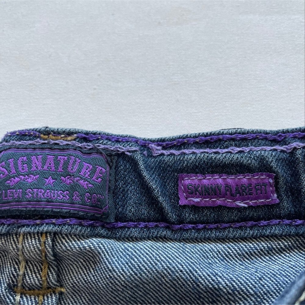 Signature Levi Strauss Skinny Flare Fit Jeans size 4 - Picture 5 of 8